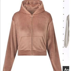 Skims velour women’s hoodie